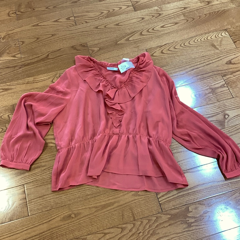 💛2/$20 New Ricki’s blouse, XXL dusty rose/salmon colour with ruffle detail